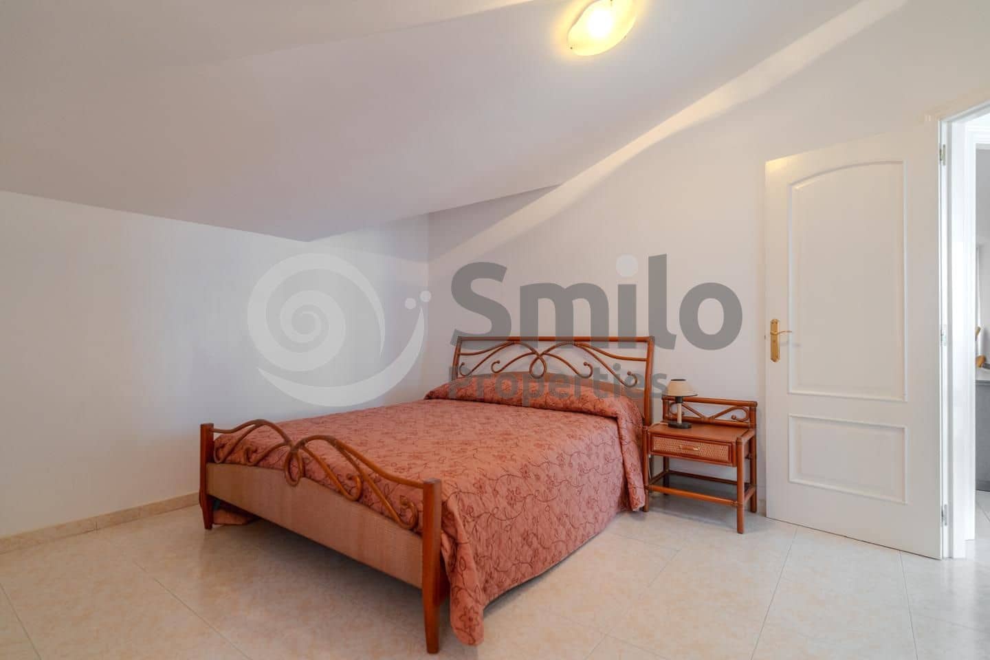 2 makuuhuone Asunto myytävänä paikassa Arona mukana uima-altaan - 650 000 € (Ref: 9002242)