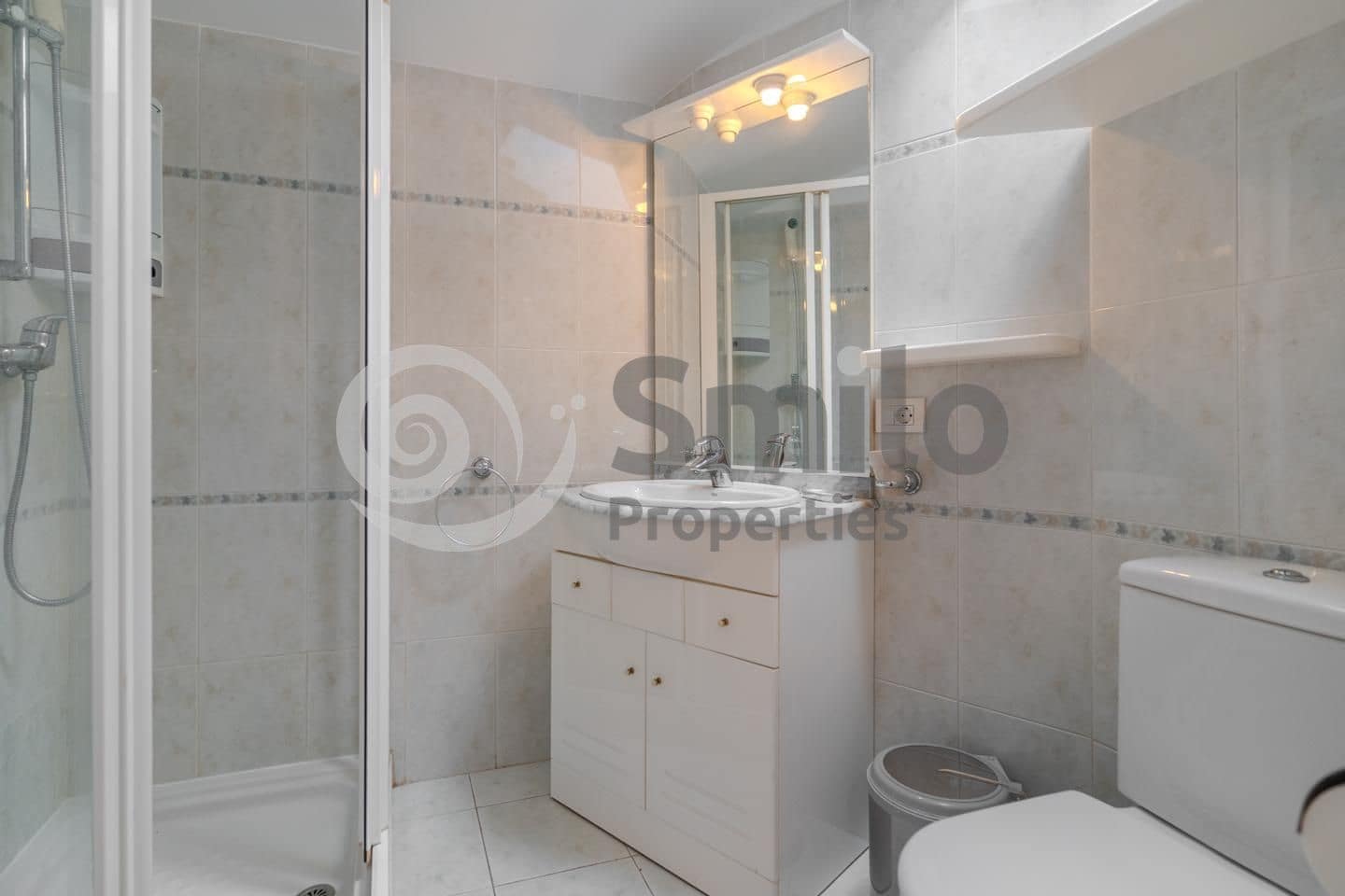 2 makuuhuone Asunto myytävänä paikassa Arona mukana uima-altaan - 650 000 € (Ref: 9002242)