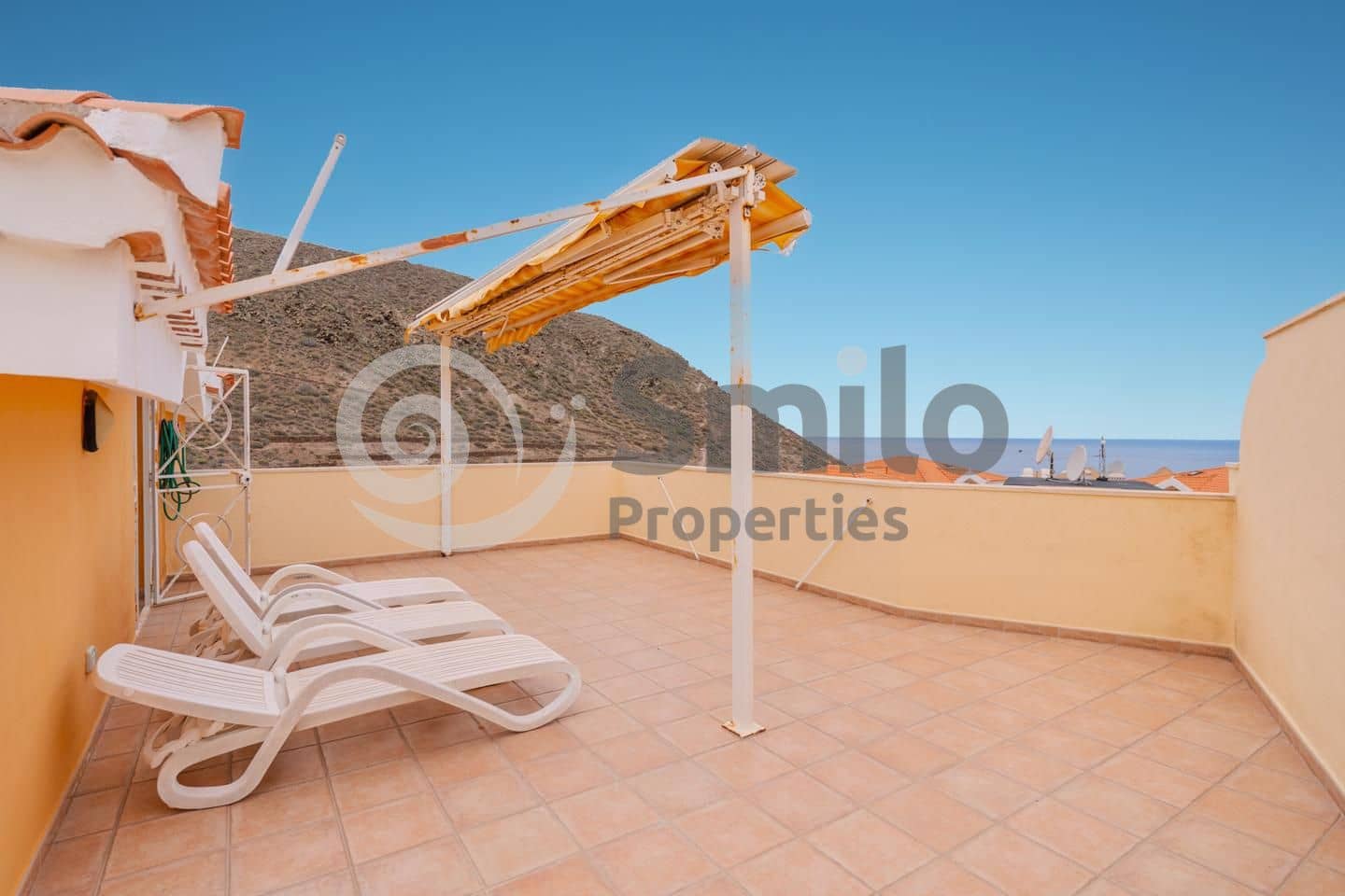 2 makuuhuone Asunto myytävänä paikassa Arona mukana uima-altaan - 650 000 € (Ref: 9002242)