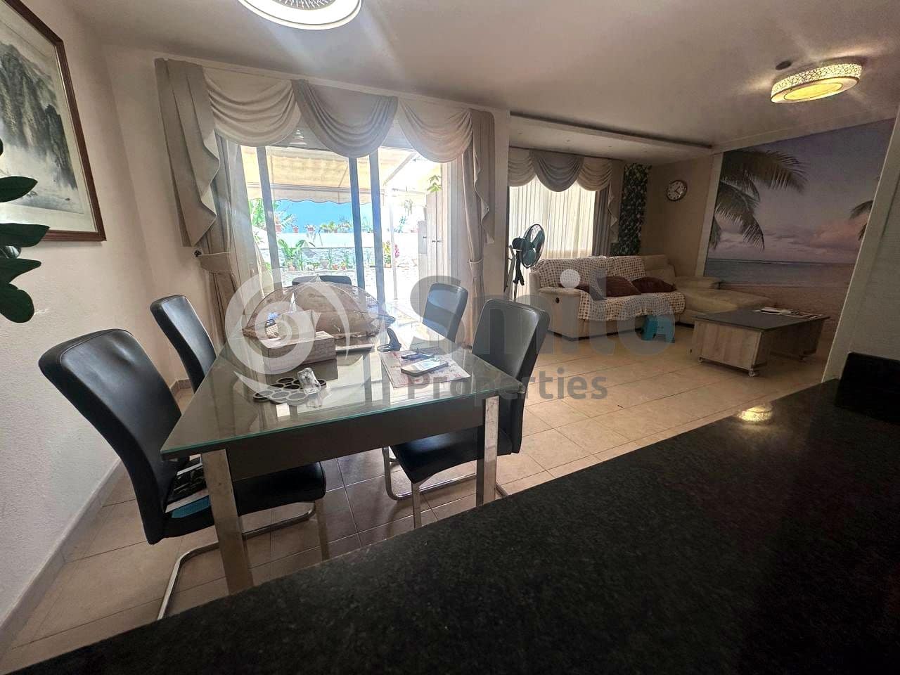 4 sovrum Villa till salu i Costa Adeje med pool garage - 750 000 € (Ref: 9031059)