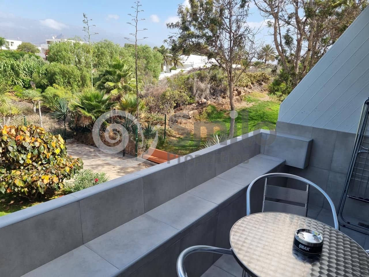 Piso de 1 habitación en Arona en alquiler con piscina - 1.200 € (Ref: 9058391)