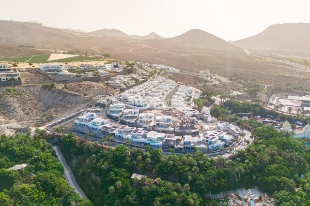 3 sovrum Villa till salu i La Caldera, Adeje med pool garage - 2 700 000 € (Ref: 9058392)