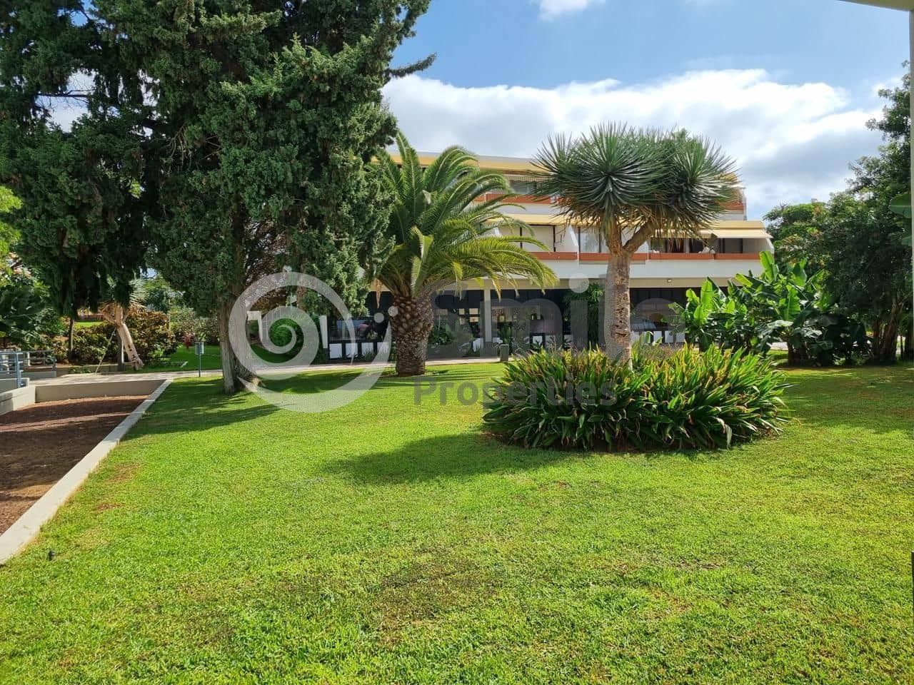 1 sypialnia Mieszkanie na sprzedaż w Arona z basenem garażem - 265 000 € (Ref: 9066821)