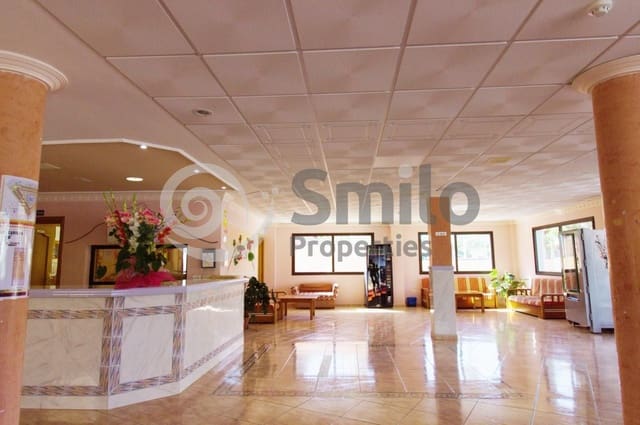 1 slaapkamer Flat te koop in Costa del Silencio, Arona met zwembad - € 205.800 (Ref: 9076827)