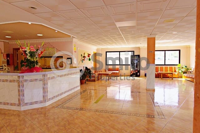 1 slaapkamer Flat te koop in Costa del Silencio, Arona met zwembad - € 205.800 (Ref: 9076827)