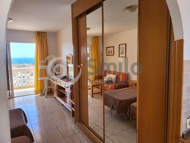 Flat te koop in Costa del Silencio, Arona met zwembad - € 158.500 (Ref: 9076828)