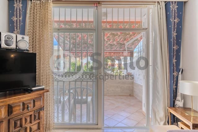 1 slaapkamer Flat te koop in Costa del Silencio, Arona met zwembad - € 169.000 (Ref: 9109440)