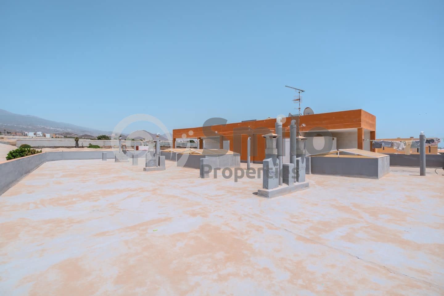 2 bedroom Flat for sale in Arona - € 179,900 (Ref: 9165164)