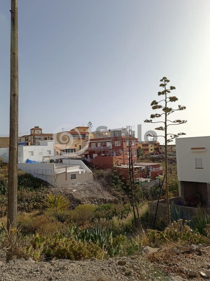 Grunde uden byggetilladelser til salg i Adeje - € 89.995 (Ref: 9172422)