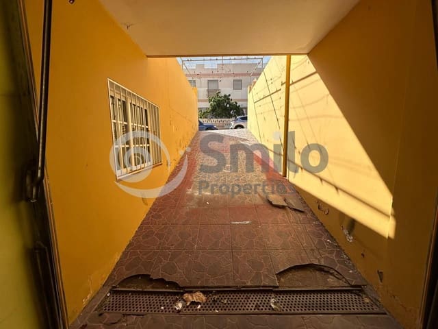 5 sypialnia Willa na sprzedaż w Arona z basenem garażem - 750 000 € (Ref: 9245595)