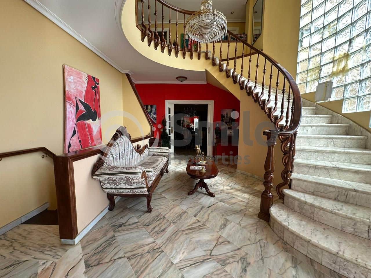 5 bedroom Villa for sale in Arona with pool garage - € 750,000 (Ref: 9245595)