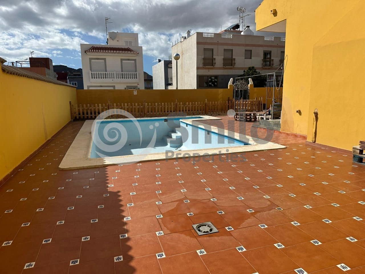 5 bedroom Villa for sale in Arona with pool garage - € 750,000 (Ref: 9245595)