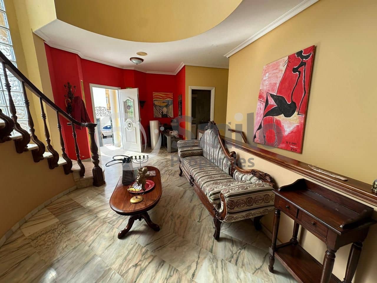 5 bedroom Villa for sale in Arona with pool garage - € 750,000 (Ref: 9245595)