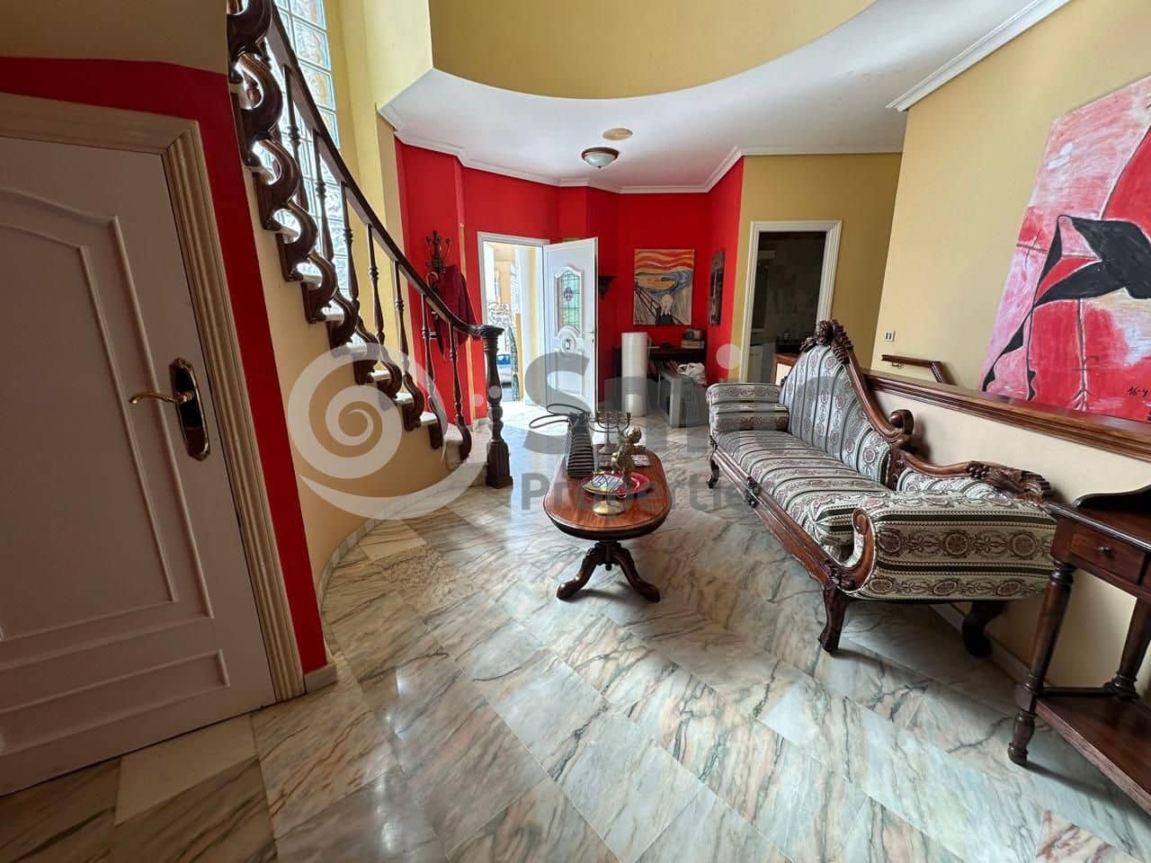 5 bedroom Villa for sale in Arona with pool garage - € 750,000 (Ref: 9245595)