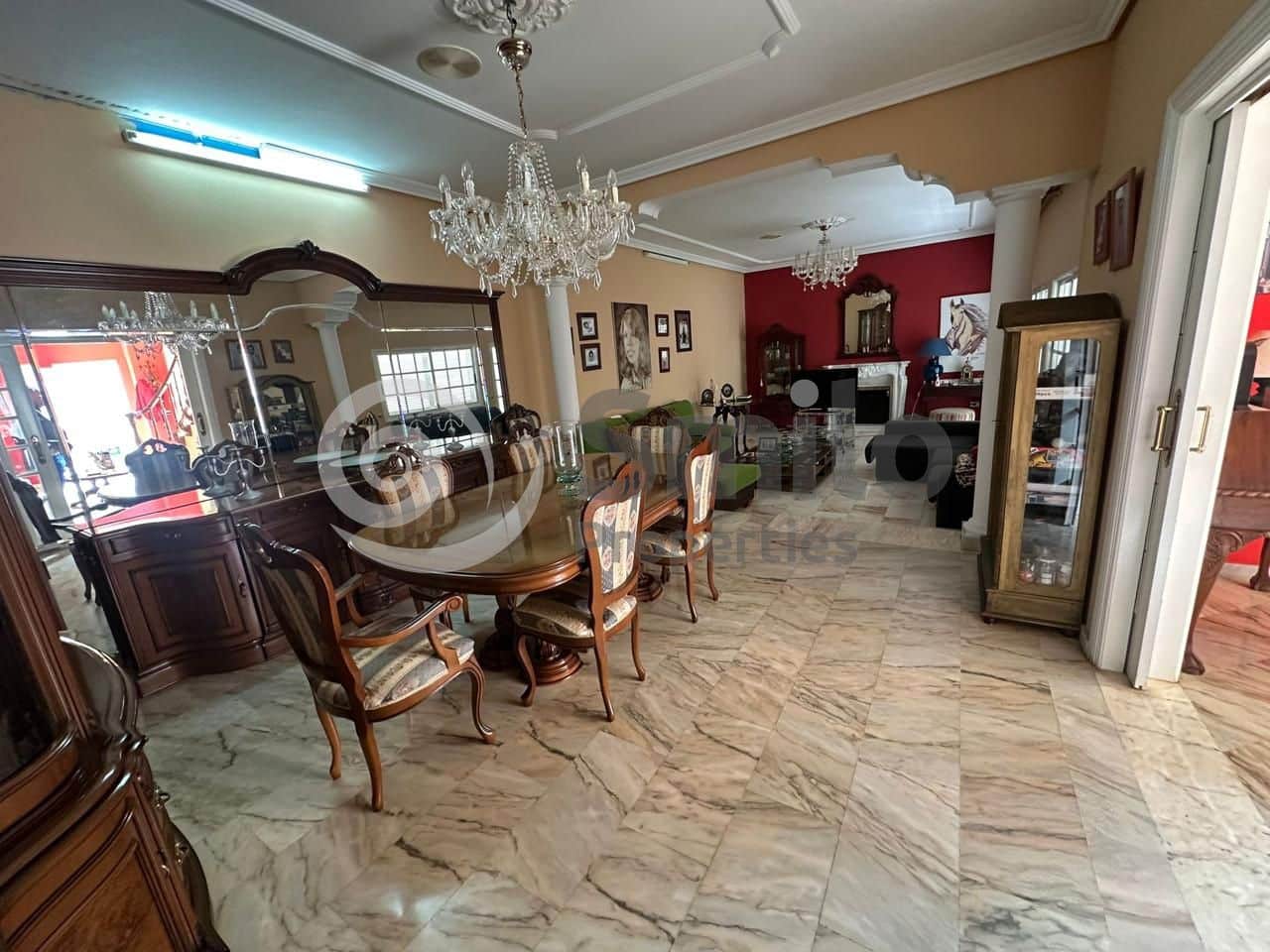 5 bedroom Villa for sale in Arona with pool garage - € 750,000 (Ref: 9245595)