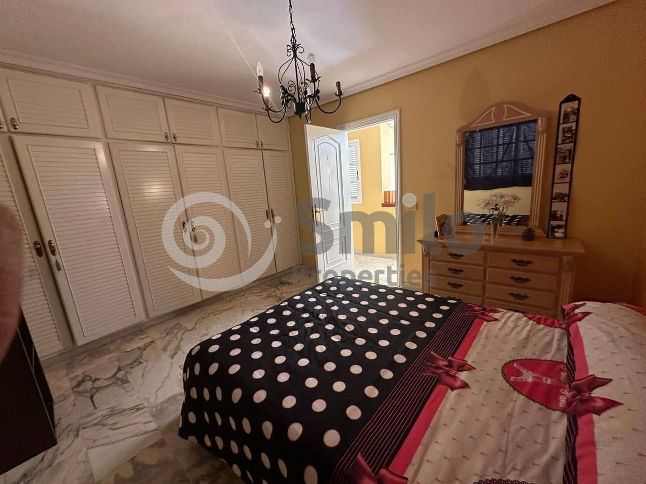 5 bedroom Villa for sale in Arona with pool garage - € 750,000 (Ref: 9245595)