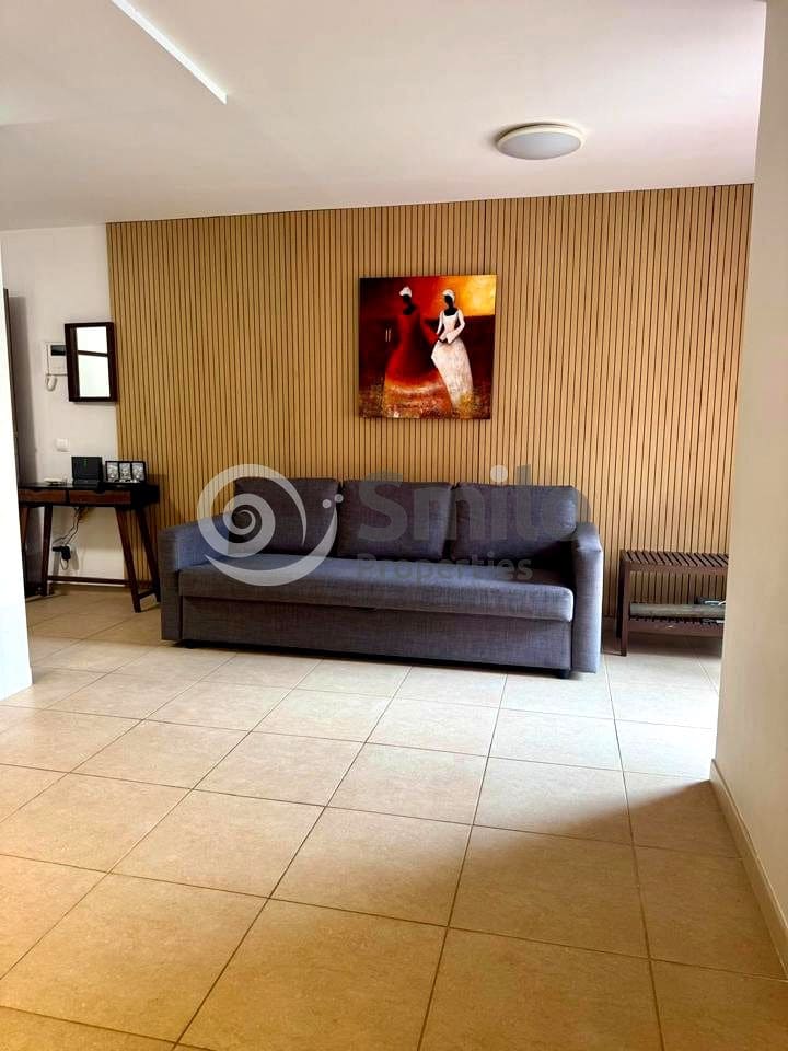 1 slaapkamer Flat te huur in Arona met zwembad garage - € 1.250 (Ref: 9341782)