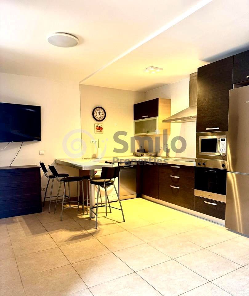 1 slaapkamer Flat te huur in Arona met zwembad garage - € 1.250 (Ref: 9341782)