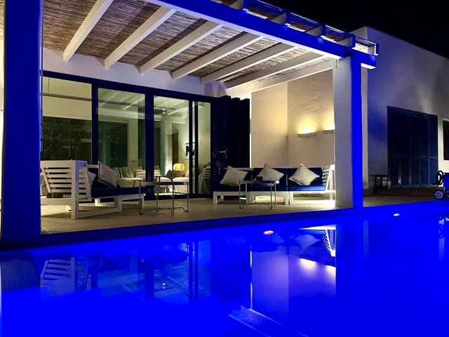 5 soveværelse Villa til salg i Torviscas Centro y Alto, Adeje med swimmingpool garage - € 2.200.000 (Ref: 9400203)