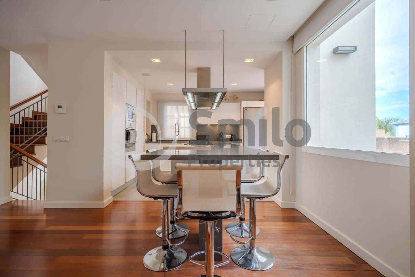 4 sovrum Villa till salu i Adeje med pool garage - 1 499 000 € (Ref: 9442029)