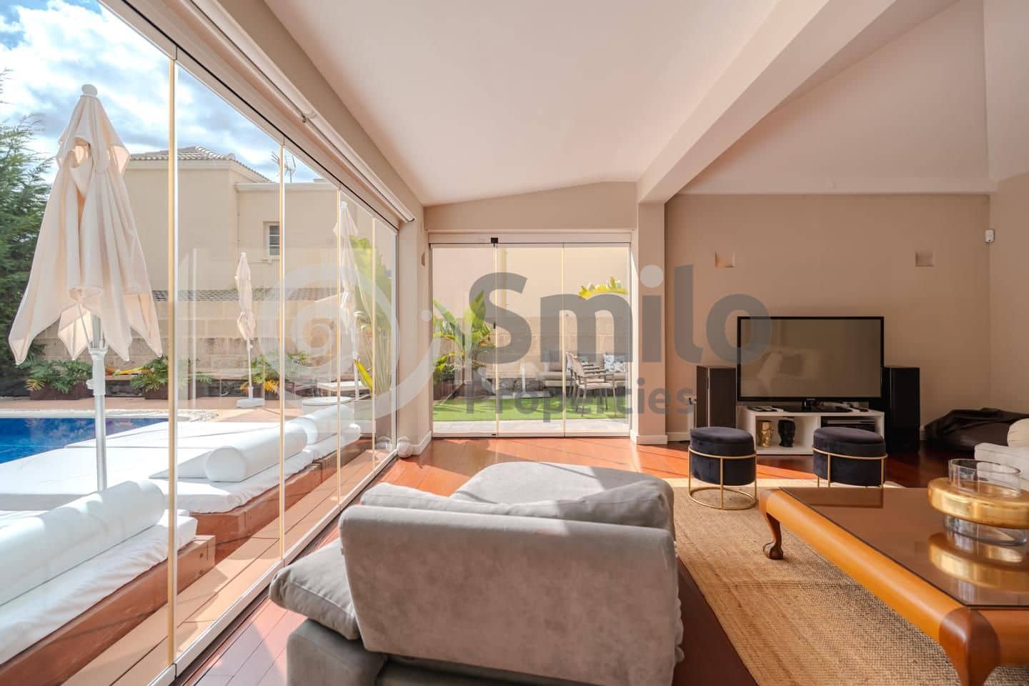 4 sovrum Villa till salu i Adeje med pool garage - 1 499 000 € (Ref: 9442029)