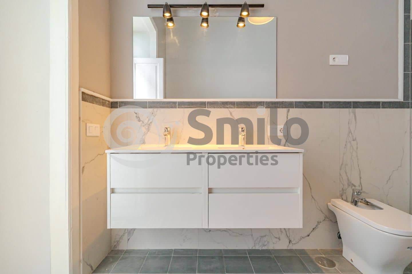 Chalet de 8 habitaciones en San Miguel de Abona en venta con garaje - 1.495.000 € (Ref: 9451447)