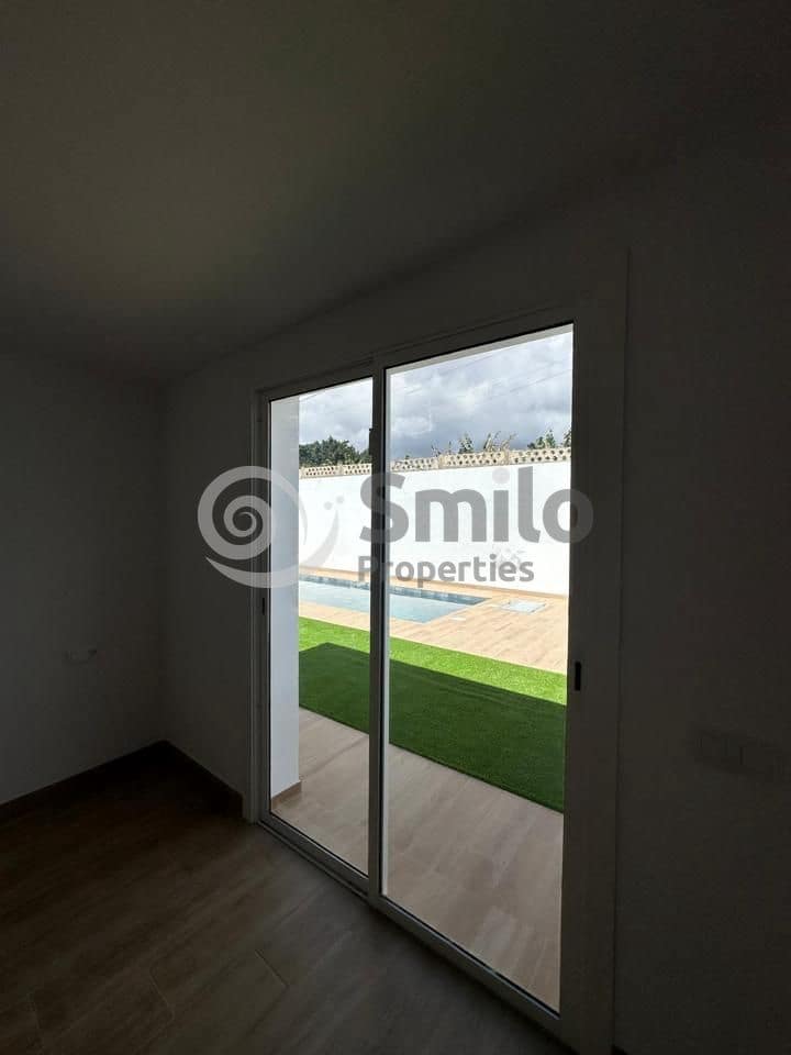 5 bedroom Villa for sale in Guargacho with pool garage - € 820,000 (Ref: 9452424)