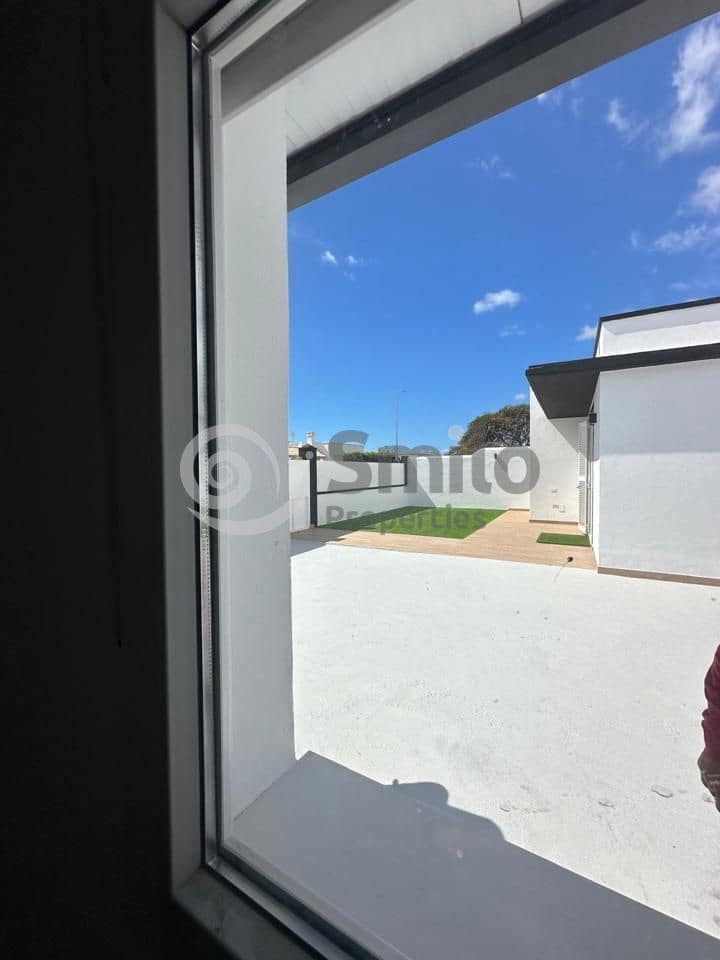 5 bedroom Villa for sale in Guargacho with pool garage - € 820,000 (Ref: 9452424)