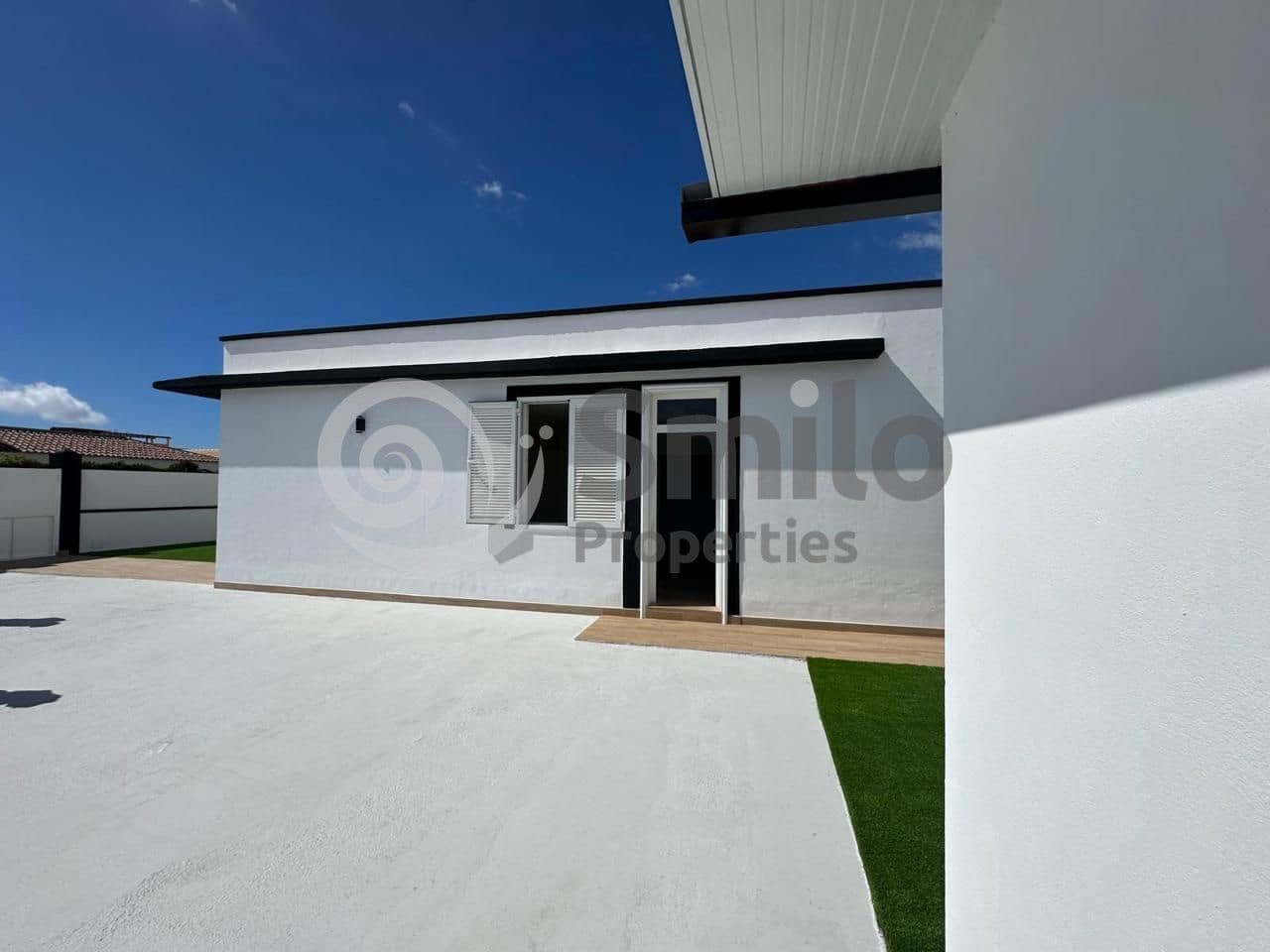 5 bedroom Villa for sale in Guargacho with pool garage - € 820,000 (Ref: 9452424)