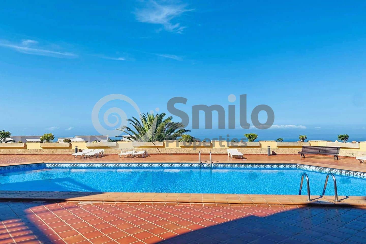 Piso de 2 habitaciones en Costa Adeje en venta con piscina - 479.000 € (Ref: 9453579)