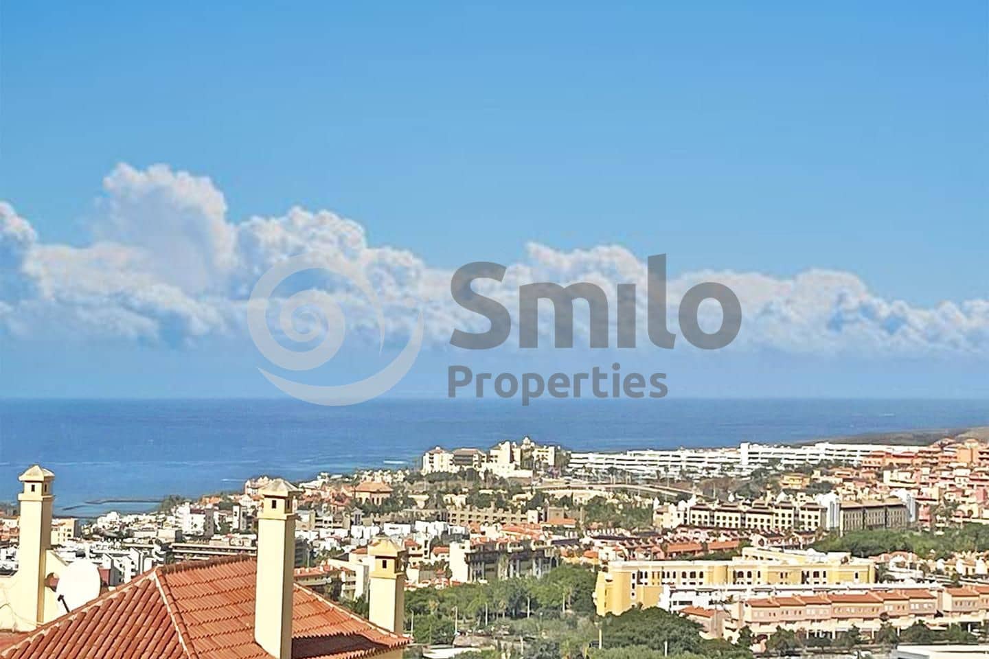 Piso de 2 habitaciones en Costa Adeje en venta con piscina - 479.000 € (Ref: 9453579)