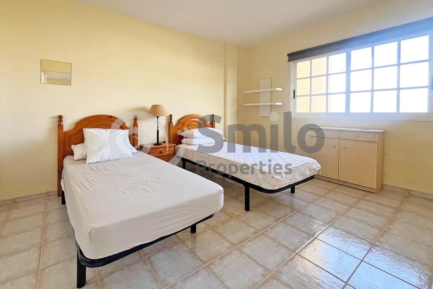 Piso de 2 habitaciones en Costa Adeje en venta con piscina - 479.000 € (Ref: 9453579)