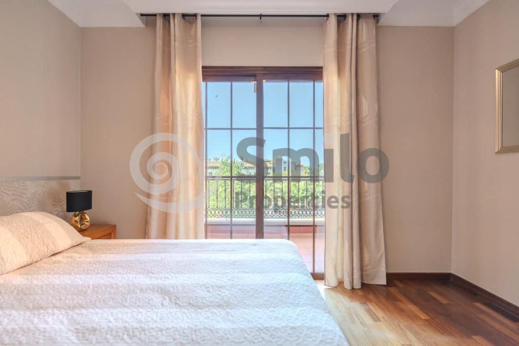 Chalet de 3 habitaciones en Adeje en venta con piscina garaje - 1.280.000 € (Ref: 9453674)