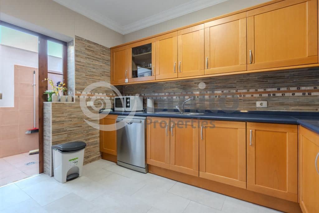 Chalet de 3 habitaciones en Adeje en venta con piscina garaje - 1.280.000 € (Ref: 9453674)