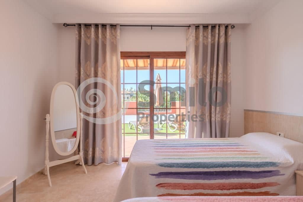 Chalet de 3 habitaciones en Adeje en venta con piscina garaje - 1.280.000 € (Ref: 9453674)