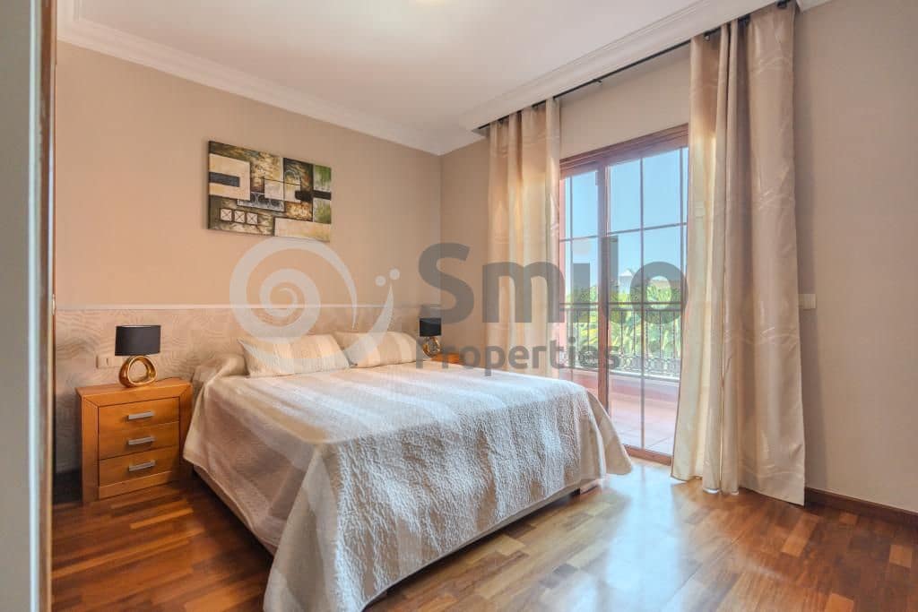 Chalet de 3 habitaciones en Adeje en venta con piscina garaje - 1.280.000 € (Ref: 9453674)