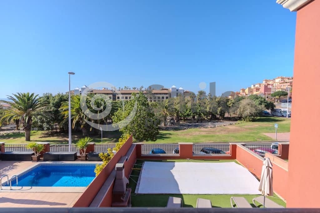 Chalet de 3 habitaciones en Adeje en venta con piscina garaje - 1.280.000 € (Ref: 9453674)