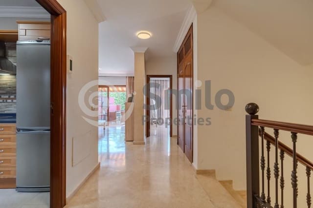 Chalet de 3 habitaciones en Playa del Duque, Adeje en venta con piscina garaje - 1.280.000 € (Ref: 9453674)