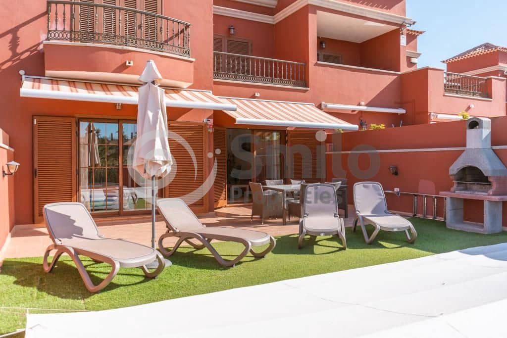 Chalet de 3 habitaciones en Adeje en venta con piscina garaje - 1.280.000 € (Ref: 9453674)