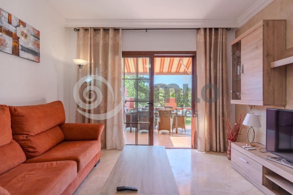 Chalet de 3 habitaciones en Adeje en venta con piscina garaje - 1.280.000 € (Ref: 9453674)