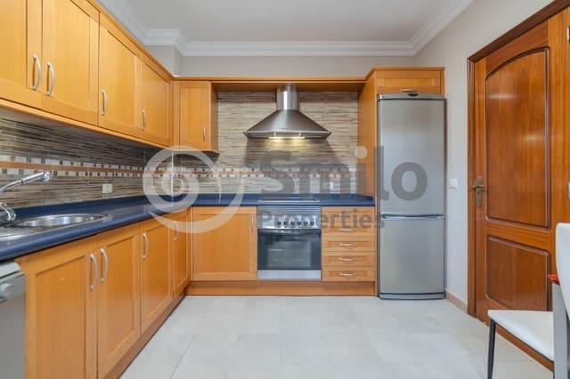 Chalet de 3 habitaciones en Playa del Duque, Adeje en venta con piscina garaje - 1.280.000 € (Ref: 9453674)