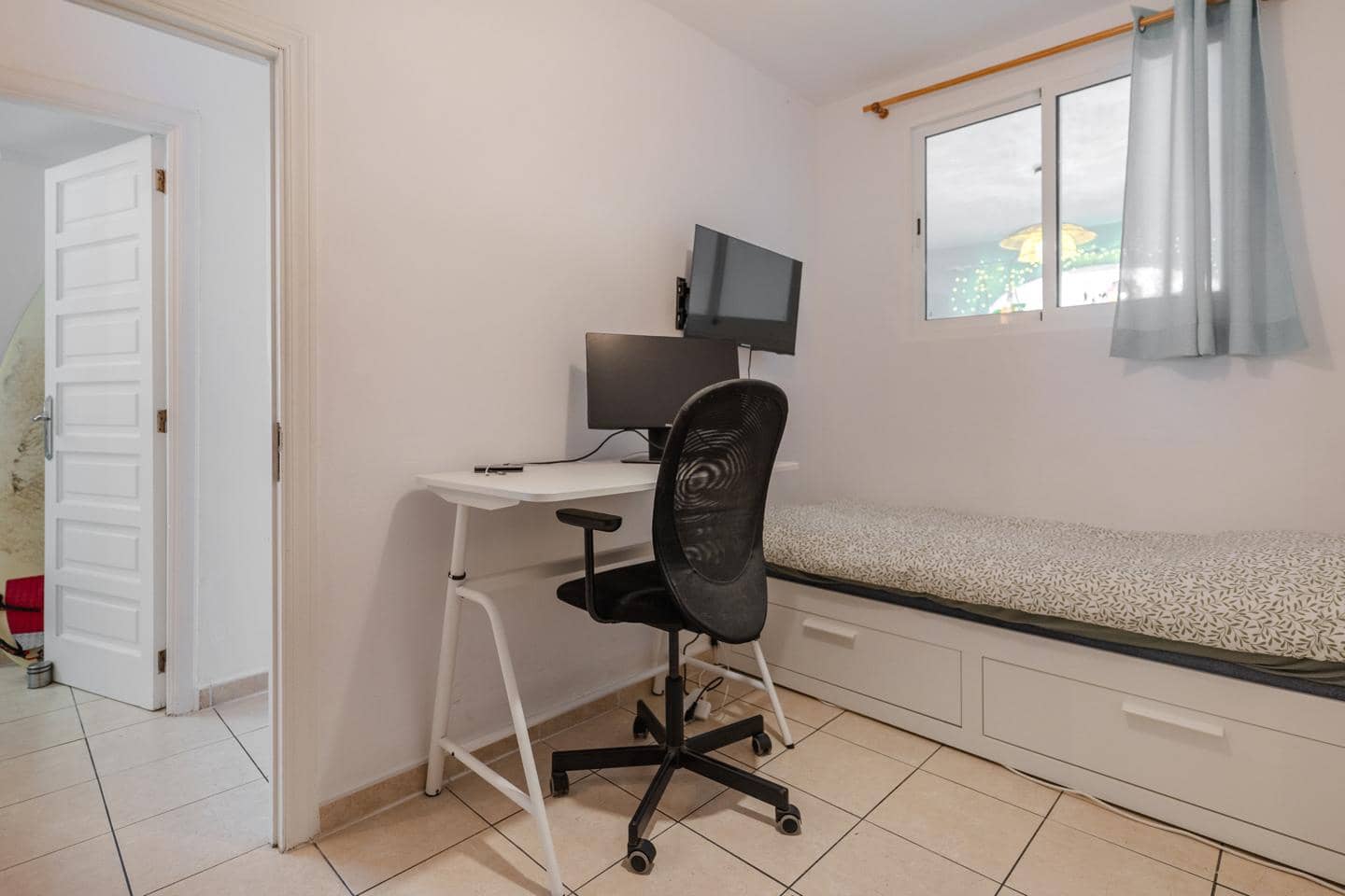 2 sovrum Lägenhet till salu i Arona med pool - 257 000 € (Ref: 9470003)