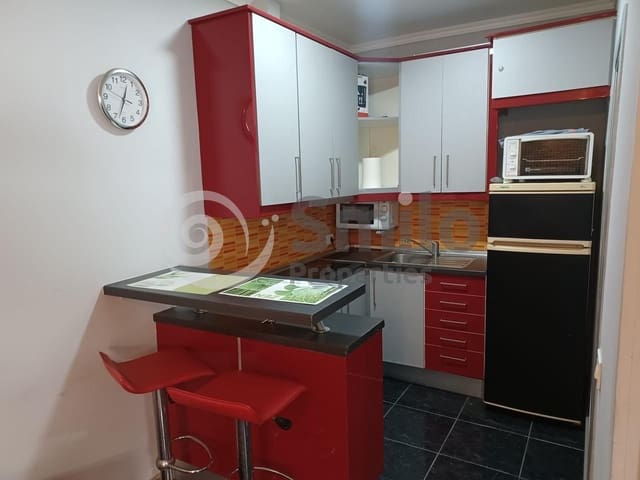 Asunto vuokrattavana paikassa Costa del Silencio, Arona mukana uima-altaan 
autotalli - 900 € (Ref: 9495384)