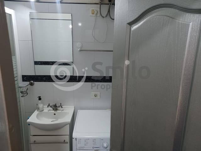 Asunto vuokrattavana paikassa Costa del Silencio, Arona mukana uima-altaan 
autotalli - 900 € (Ref: 9495384)