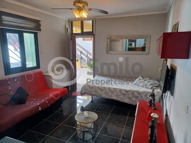 Asunto vuokrattavana paikassa Costa del Silencio, Arona mukana uima-altaan 
autotalli - 900 € (Ref: 9495384)