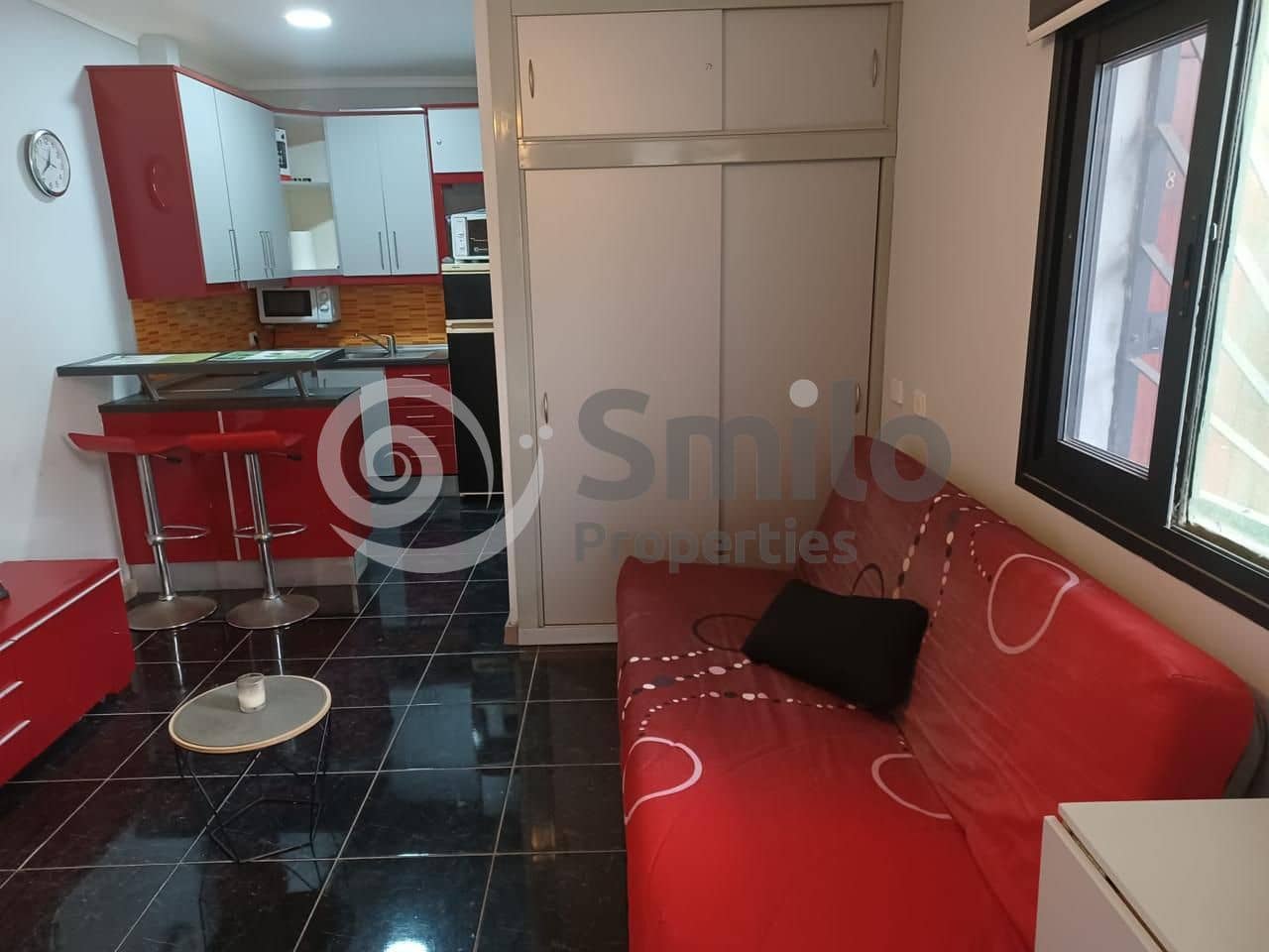 Asunto vuokrattavana paikassa Arona mukana uima-altaan 
autotalli - 900 € (Ref: 9495384)