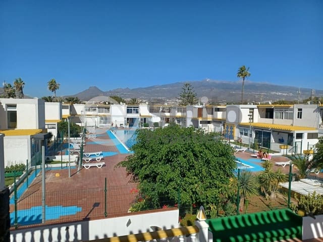 Asunto vuokrattavana paikassa Costa del Silencio, Arona mukana uima-altaan 
autotalli - 900 € (Ref: 9495384)