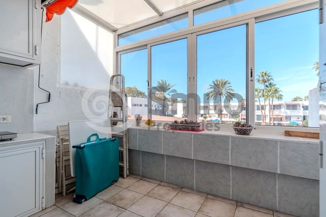 Appartamento in vendita in Costa del Silencio, Arona con piscina - 99.900 € (Rif: 9552659)