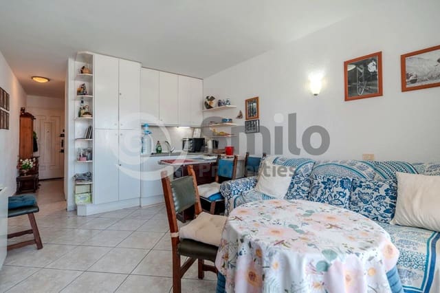 Appartamento in vendita in Costa del Silencio, Arona con piscina - 99.900 € (Rif: 9552659)