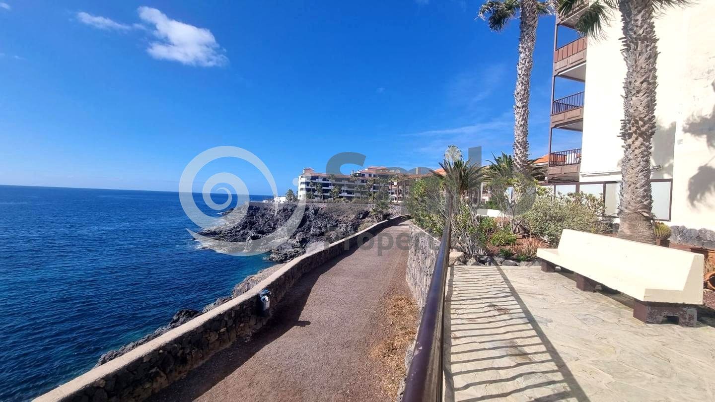 Piso de 1 habitación en Costa del Silencio en venta con piscina - 220.000 € (Ref: 9564008)